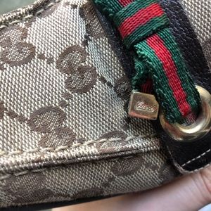 LIKE NEW GUCCI MONOGRAM LOAFERS sz 39